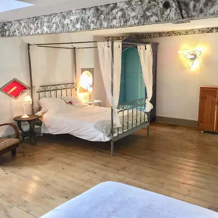 La Metairie Bed & Breakfast Saveres